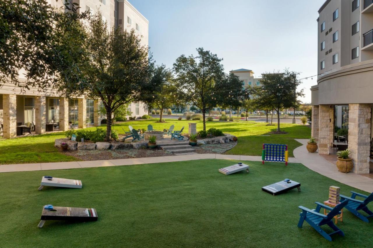 Courtyard By Marriott San Antonio Six Flags At The Rim Hotel Eksteriør billede