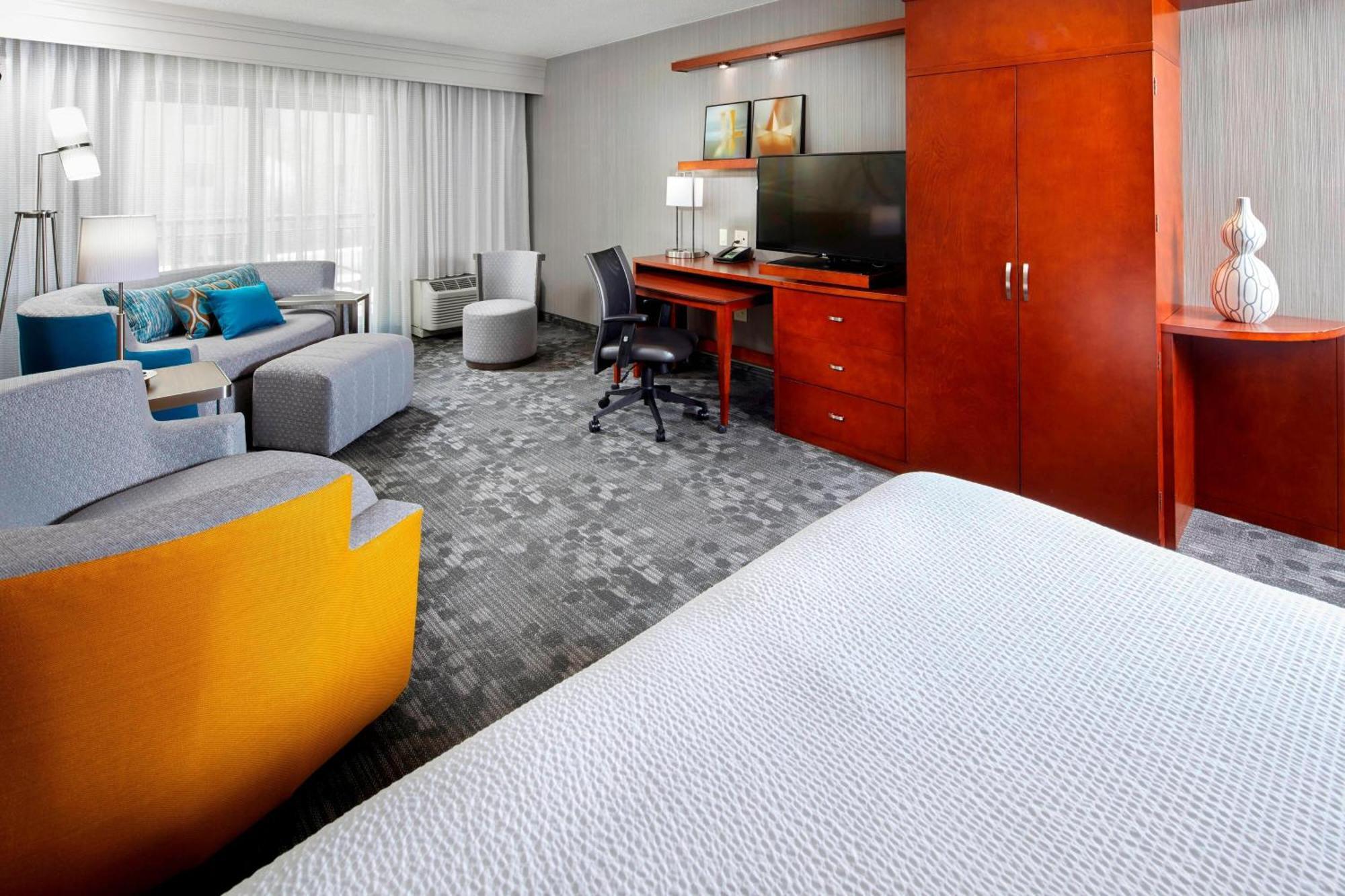 Courtyard By Marriott San Antonio Six Flags At The Rim Hotel Eksteriør billede
